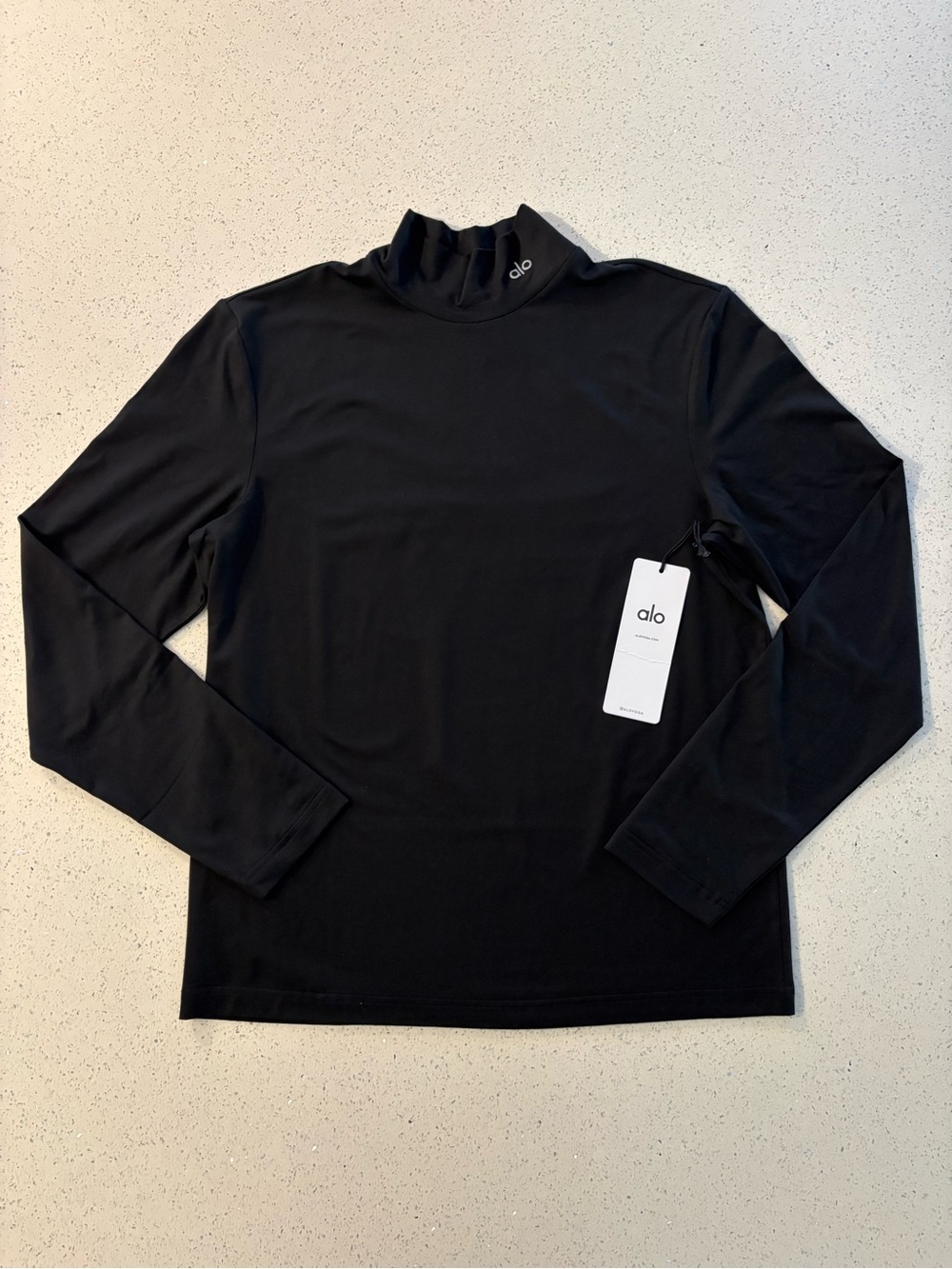 ALO Yoga Men’s Black Conquer Reform Mock Neck Long Sleeve - size M *NWT